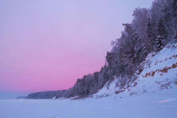 Paesaggio invernale alla sera — Foto Stock