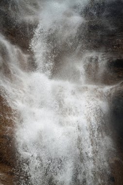 Şelale kadar yakın
