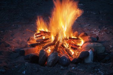 kamp ateşi yakın çekim