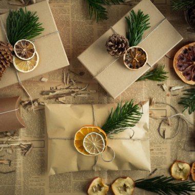 Modern Noel sarma sunar. Noel kavramı.