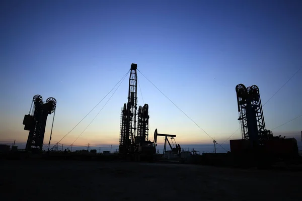 Equipamento de perfuração de petróleo — Fotografia de Stock