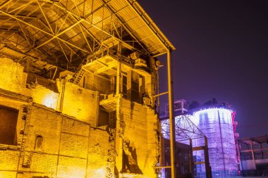 Fabrika binaları ve endüstriyel ekipmanlar