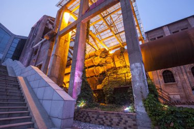 Fabrika binaları ve endüstriyel ekipmanlar