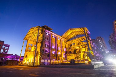 Fabrika binaları ve endüstriyel ekipmanlar