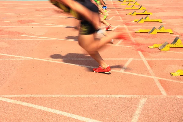 Reunião de esportes, o sprint atleta começar — Fotografia de Stock
