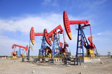 Petrol sahasında petrol boru hattı