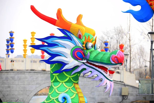 Dragón en festival de linterna china —  Fotos de Stock