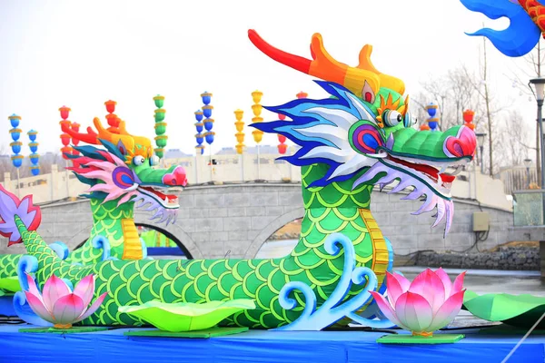 Dragão no festival da lanterna chinesa — Fotografia de Stock