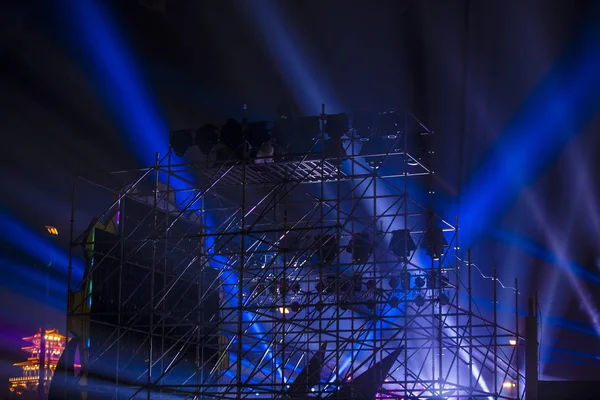 Das Scheinwerferlicht der Bühne — Stockfoto