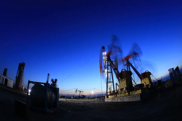 Equipamento de perfuração de petróleo — Fotografia de Stock