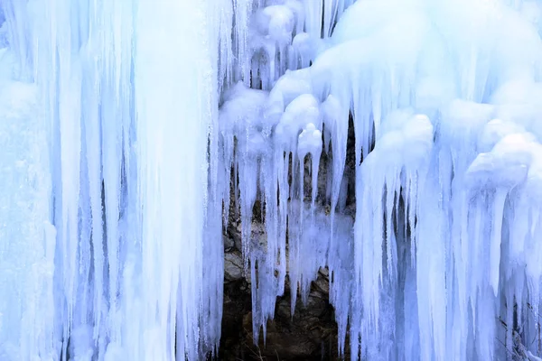 Ледяной водопад — стоковое фото