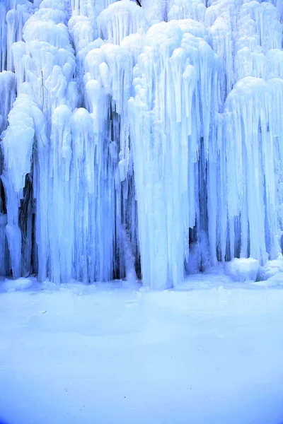 Ледяной водопад — стоковое фото