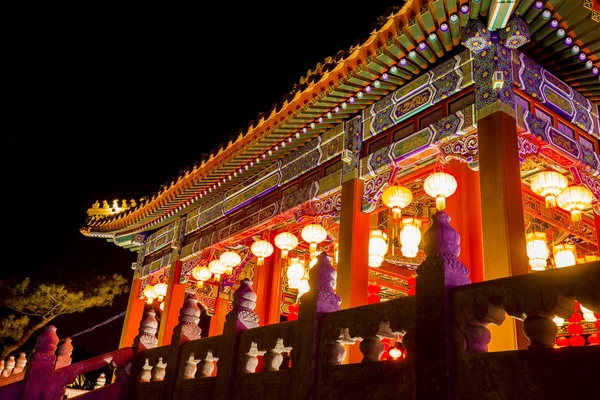 Edifici tradizionali cinesi di notte — Foto Stock