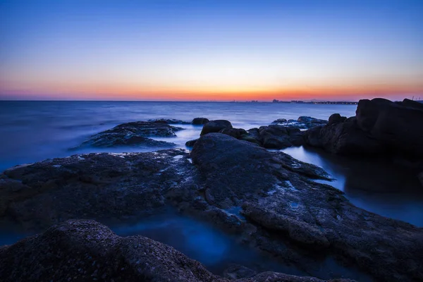 Le paysage nocturne de la mer — Photo