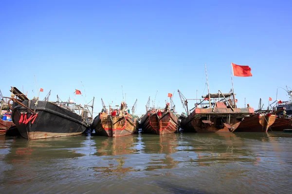 Fishing boats in the harbour — Stock Photo, Image