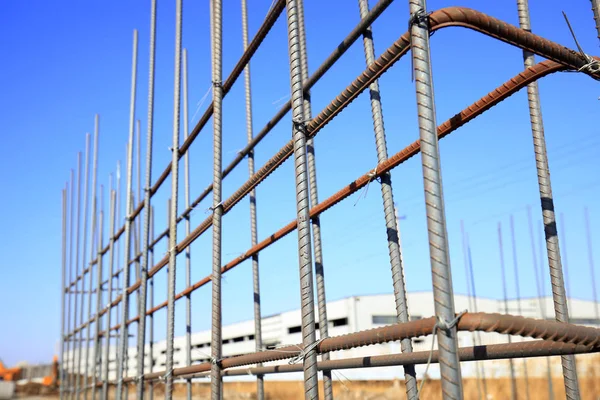 Rede de aço no canteiro de obras — Fotografia de Stock