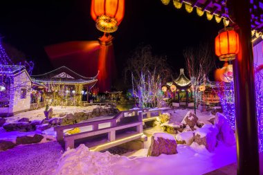 Geceleri geleneksel Çin binaları