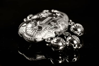 Gümüş Takıbolsa de oro con regalos