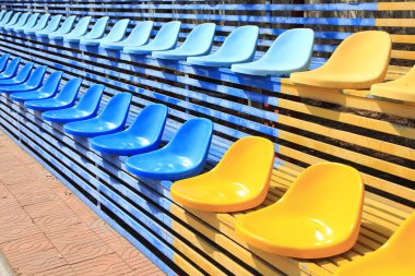 Stadyum sandalyeleri.