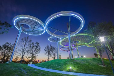 Geceleri çelik yapı heykeli