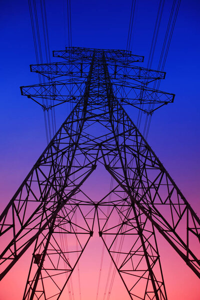 The evening of the pylon outline