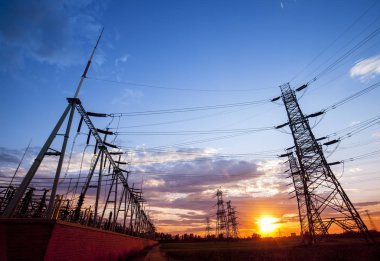 Akşamları, karakolun ana hatları...