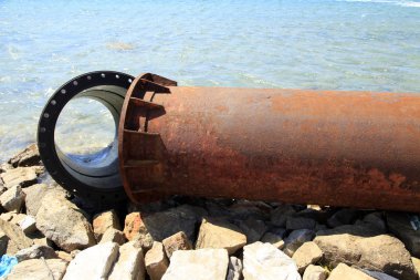 Paslı demir boru.