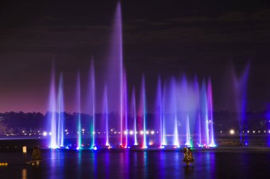 Gece vakti müzik çeşmesi