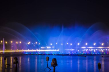 Gece vakti müzik çeşmesi