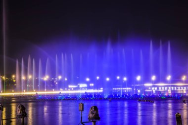 Gece vakti müzik çeşmesi