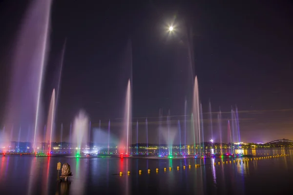 Music fountain at night — Stock Photo, Image