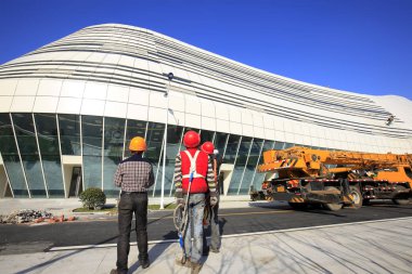 Modern ofis binası yapım aşamasındadır