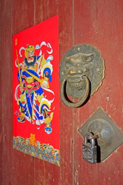 Çin antik ahşap kapı ve kapı tokmağı