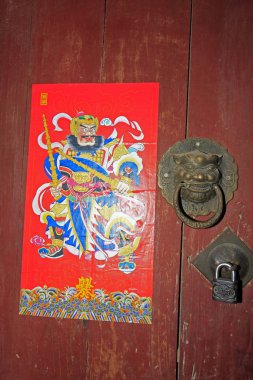 Çin antik ahşap kapı ve kapı tokmağı