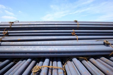 yuvarlak çelik bar yığını 