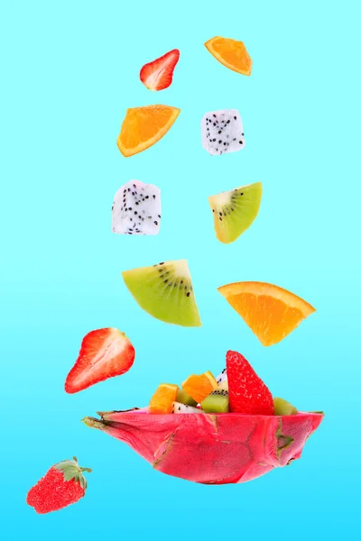 Dragon fruit, kiwi fruit, strawberry and orange — Stock Photo, Image