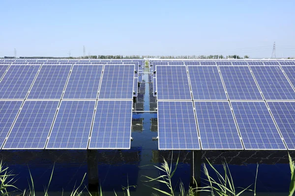 Panele Fotowoltaiczne Słoneczne Systemy Wytwarzania Energii Fotowoltaicznej — Zdjęcie stockowe