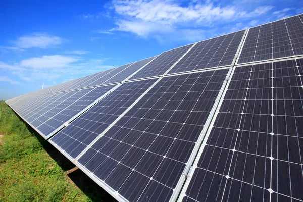 Солнечная Фотоэлектрическая Энергетическая Система Солнечная Фотоэлектрическая Система — стоковое фото