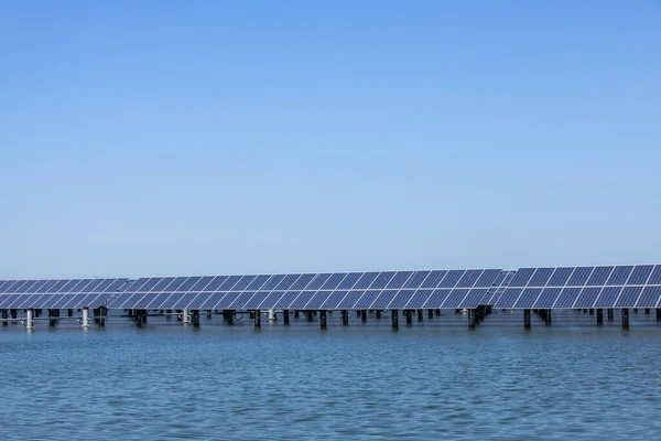 Układ Fotowoltaiczny Słonecznego Wytwarzania Energii Fotowoltaicznej — Zdjęcie stockowe