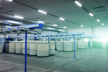 Dönen değirmenin atölyesi ve ekipmanı