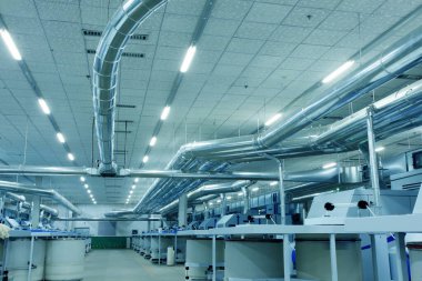 Dönen değirmenin atölyesi ve ekipmanı