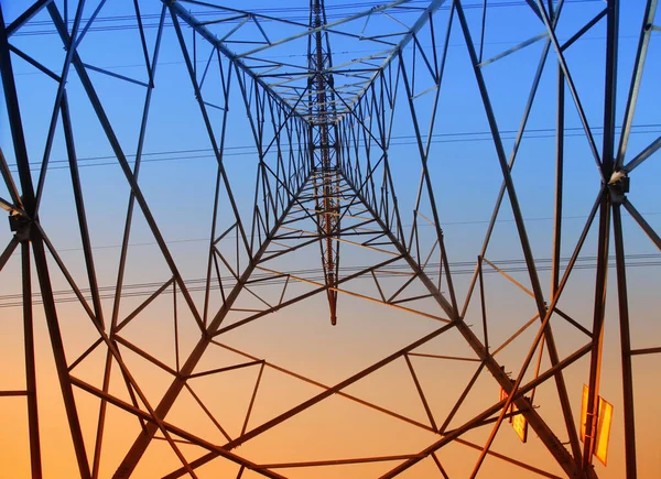 Kvällen Pylon Kontur Mycket Vacker — Stockfoto