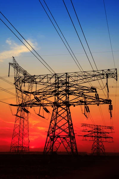 Silhouette Evening Electricity Transmission Pylon — Stock Photo, Image