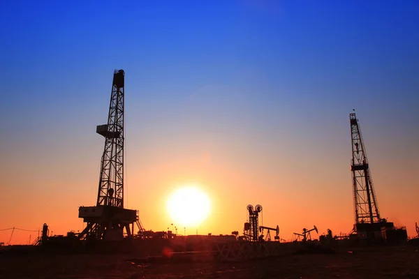 Silhouette Oilfield Derrick — Foto Stock