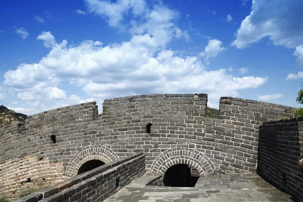 Grande Muralha China Sob Céu Azul Nuvens Brancas — Fotografia de Stock