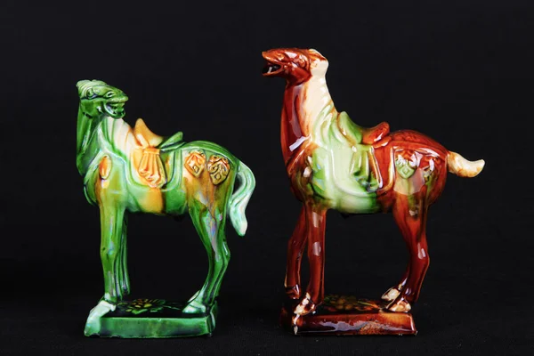 Трехцветная Глазурованной Керамики Династии Тан Тан Sancai Глазури Лошадей — стоковое фото