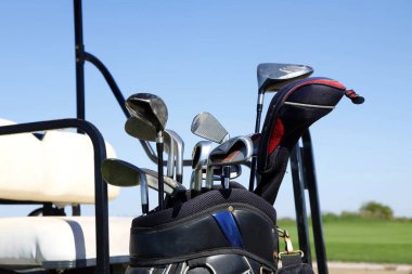 Golf sopası ve golf arabası