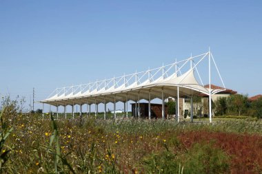 Golf sahası inşaatı, golf sahasının güzel manzarası.