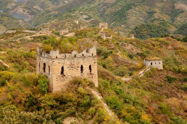 Sonbaharda, Çin Seddi.