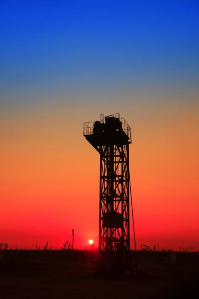 Silhueta Unidade Bombeamento Tipo Torre — Fotografia de Stock